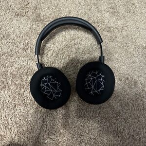 Black Geometric Pattern Headphones